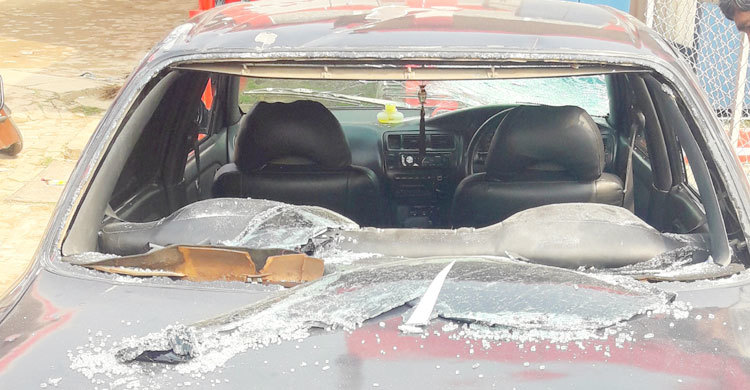 ফিল্মি স্টাইলে প্রবাসীর স্বামীকে তুলে নিয়ে গেল দুর্বৃত্তরা