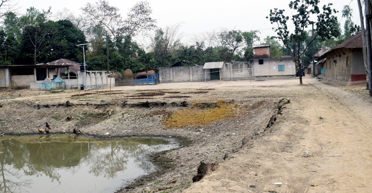 আ.লীগের সঙ্গে আ.লীগের লড়াই, এলাকাছাড়া সবাই