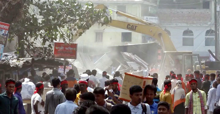 ১০ কোটি টাকার সরকারি জমি উদ্ধার করলেন চেয়ারম্যান