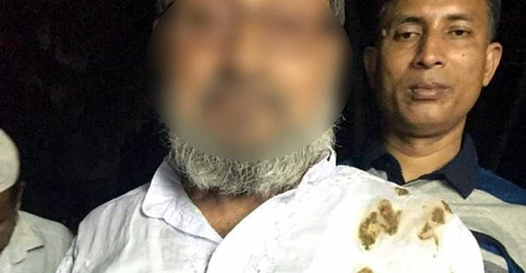 নৌকার প্রচার সভায় গোবর নিক্ষেপ