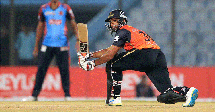 Mahmudullah wins Man of the Tournament award in BPL