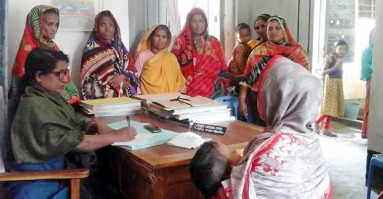 ওষুধ শেষ বললেই শুনতে হয় বিক্রি করার অভিযোগ