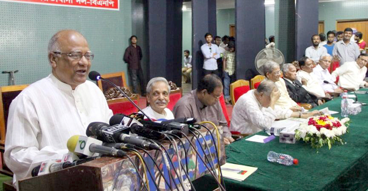 ক্ষমতাসীনরা ইতিহাস বিকৃত করছে