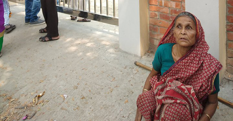 ‘নৌকায় ভোট দিয়েন, এবার বয়স্ক ভাতা হবে’