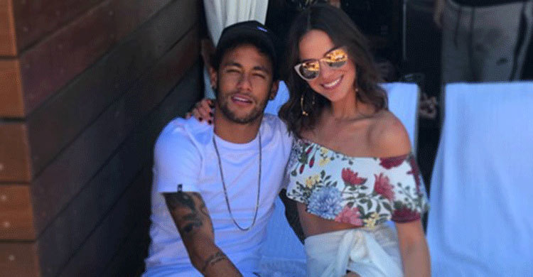 Neymar reconciles with ex-girlfriend Bruna