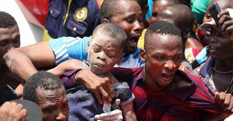 10 killed in Nigeria school building collapse