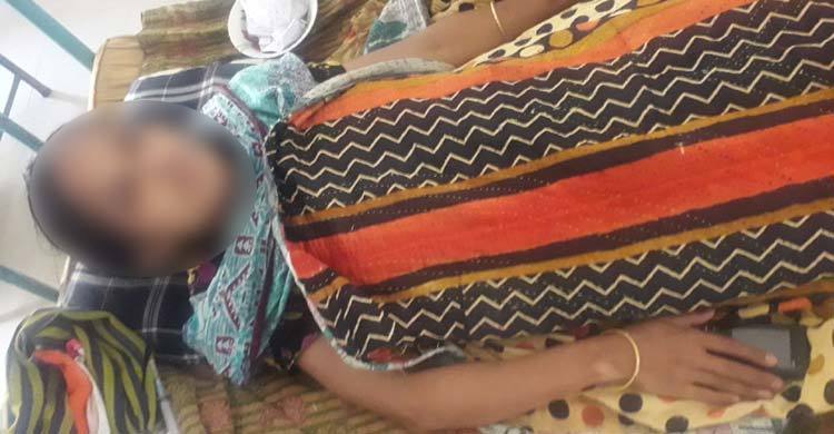 ২ লাখ টাকা দিয়েও বন্ধ হয়নি পরকীয়া