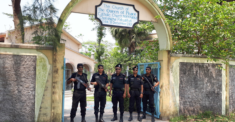 পটুয়াখালীর মন্দির-গির্জায় র‌্যাবের নিরাপত্তা জোরদার