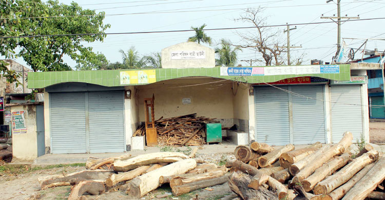 কাজে আসছে না অধিকাংশ যাত্রীছাউনি
