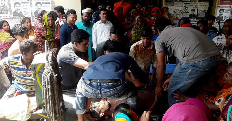 দেয়ালচাপা পড়ে স্বামী-স্ত্রীর মৃত্যু