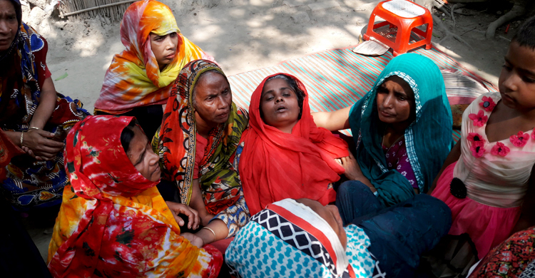 বাস কেড়ে নিলো পথচারী বৃদ্ধের প্রাণ