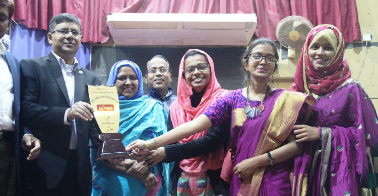 জাতীয় নারী বিতর্ক প্রতিযোগিতায় চ্যাম্পিয়ন শাবি
