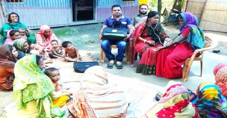 Ayollar katta xorozlar bilan sikishadi