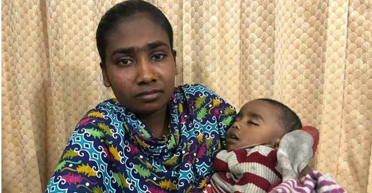 অবশেষে ভারত থেকে সন্তানসহ ফিরলেন সেই অসহায় মা