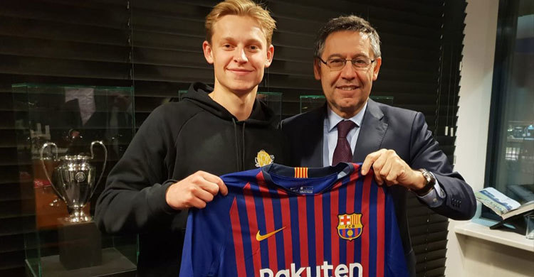 সব জল্পনা-কল্পনার অবসান ঘটিয়ে বার্সায় আসলেন ডি অং