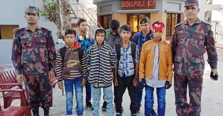 দেশে ফিরল পাচার হওয়া ৭ শিশু