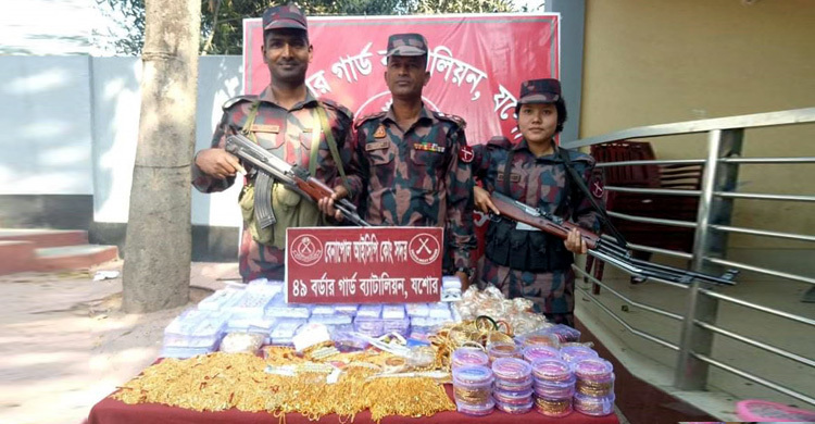 বেনাপোলে বিপুল পরিমাণ ভারতীয় গহনা উদ্ধার