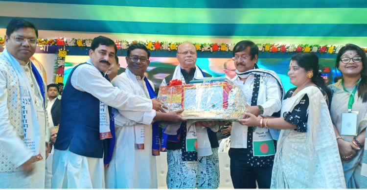 বেনাপোলে দুই বাংলার ভাষাপ্রেমিদের মিলন মেলা