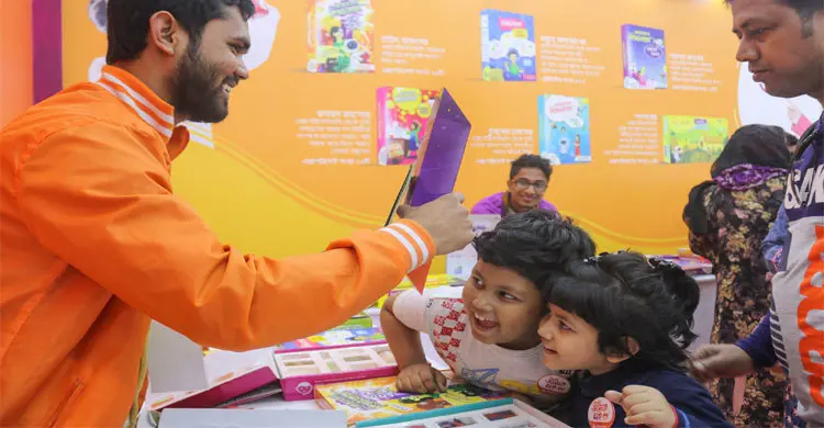 বাণিজ্য মেলায় শিশু-কিশোরদের অন্যরকম স্টল ‘বিজ্ঞানবাক্স’