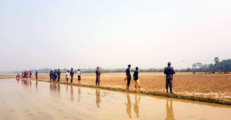 সীমান্তের শূন্যরেখায় তারা কারা?