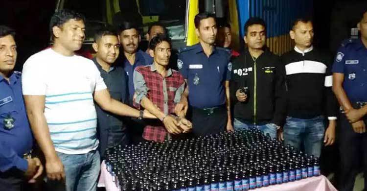 কুমিল্লায় ফেনসিডিলসহ আটক ১