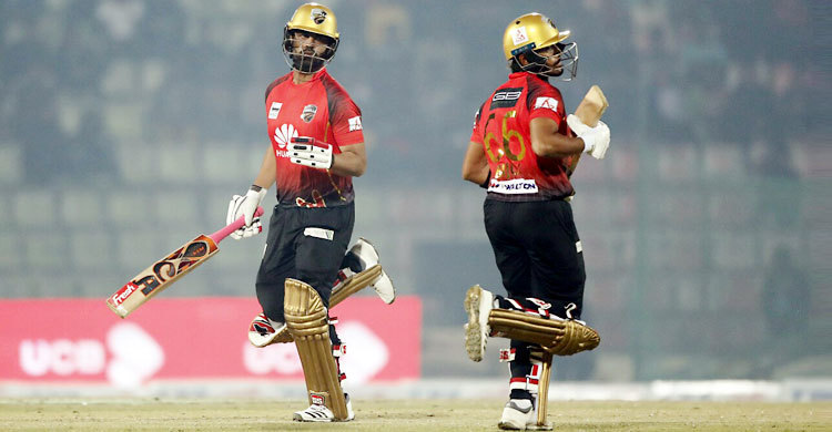Khulna Titans bowl against Cumilla Victorians