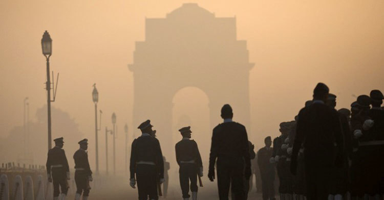 দিল্লির কুয়াশা গরম বাড়িয়েছে বাংলাদেশে