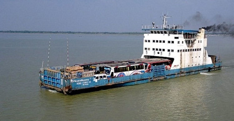 ৫ ঘণ্টা পর পদ্মায় ফেরি চলাচল স্বাভাবিক