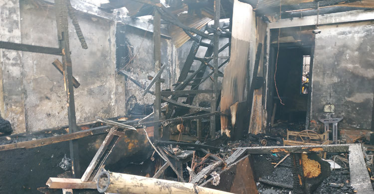 পটুয়াখালীতে তিন ব্যবসা প্রতিষ্ঠান পুড়ে ছাই