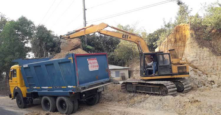 জামিনে বের হয়ে ফের পাহাড় কর্তন