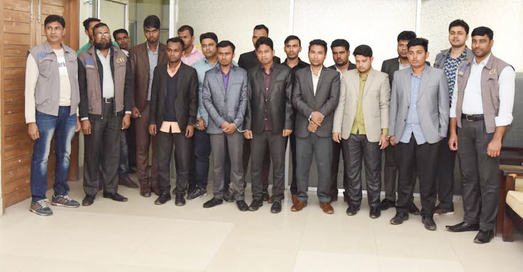 চাকরিপ্রত্যাশী এনে দেয়াই চাকরি!