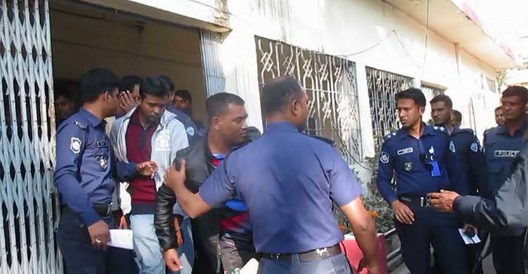 পুলিশ-যুবলীগ সংঘর্ষ, ১০ নেতা কারাগারে