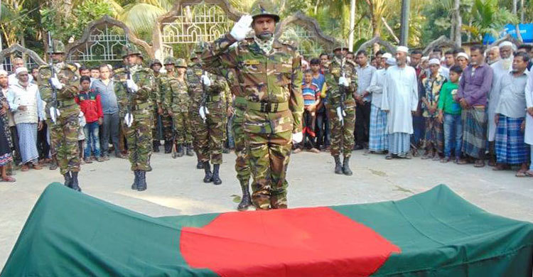 রাষ্ট্রীয় মর্যাদায় মুক্তিযোদ্ধা সুলতানের দাফন