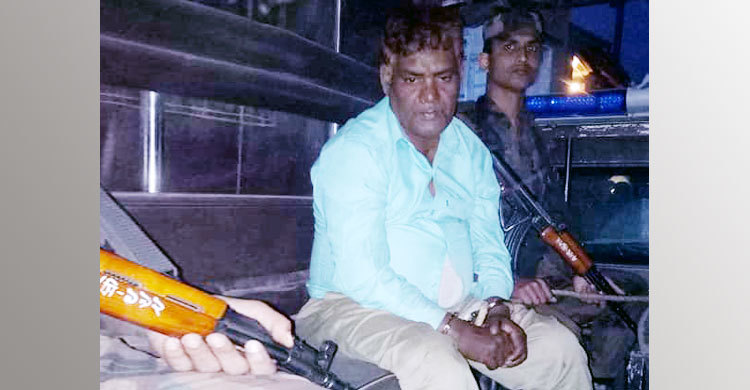 বুড়িমারী স্থলবন্দরে ২৮ ভরি স্বর্ণসহ যাত্রী আটক