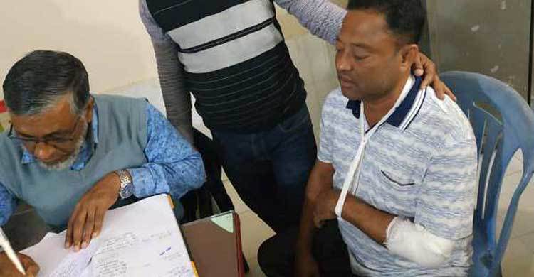 লক্ষ্মীপুরে আ.লীগের সভায় সংঘর্ষ, ভাঙচুর