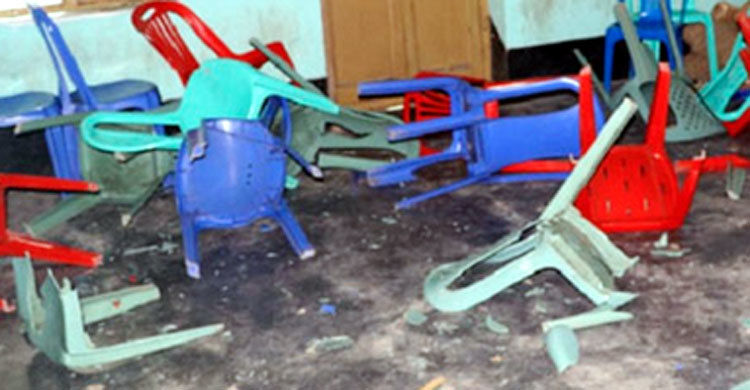 ভোটে হারায় এমপির ভাইয়ের সমর্থকদের কাণ্ড