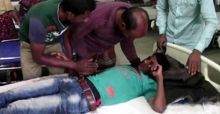 এসএসসি পরীক্ষার্থীর সঙ্গে শত্রুতা