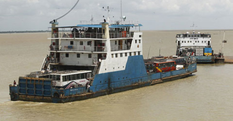 দুই ঘণ্টা পর পদ্মায় ফেরি চলাচল শুরু