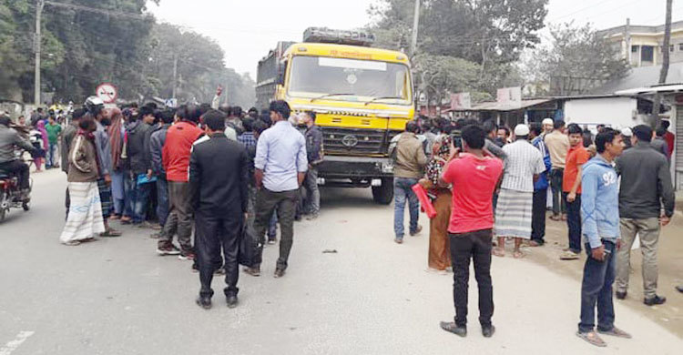 হাসপাতালে ছেলেকে দেখতে এসে প্রাণ হারালেন বাবা