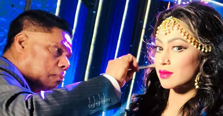 মেকআপ ঠিক করতে গিয়ে ট্রলের পাত্র মাহফুজুর রহমান, বিব্রত পপি