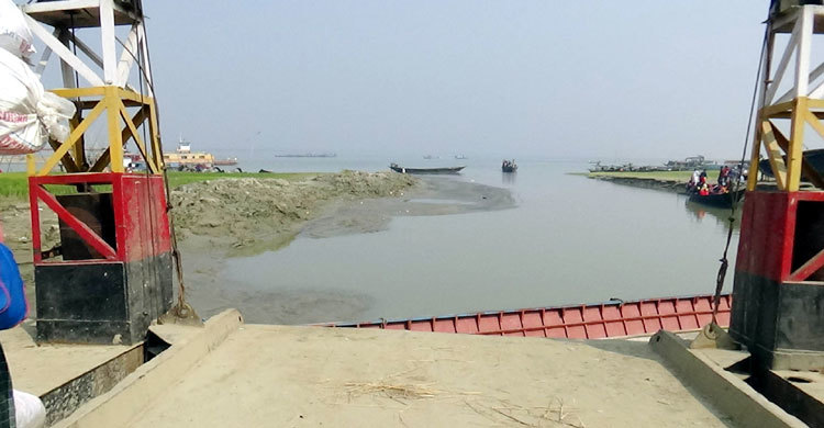 ২১ দিন পর জৌকুড়া-নাজিরগঞ্জ রুটে ফেরি চলাচল শুরু