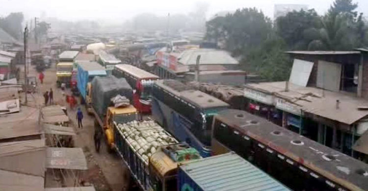 দৌলতদিয়ায় নদী পারের অপেক্ষায় ৫ শতাধিক যানবাহন