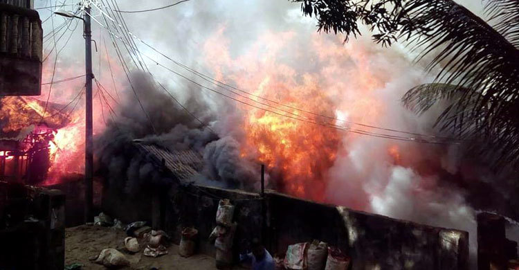রাঙ্গামাটিতে শতাধিক ঘরবাড়ি পুড়ে ছাই