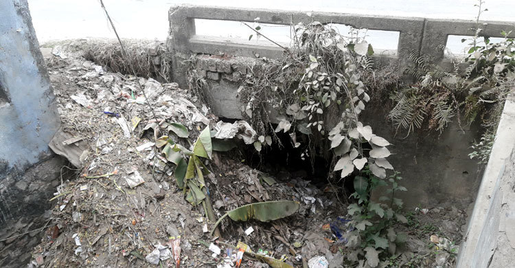 খাল এখন ডাস্টবিন