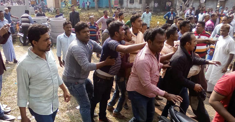 নাম নিয়ে আ.লীগের দুই পক্ষের সংঘর্ষ