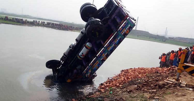 4 killed as truck falls into Turag river