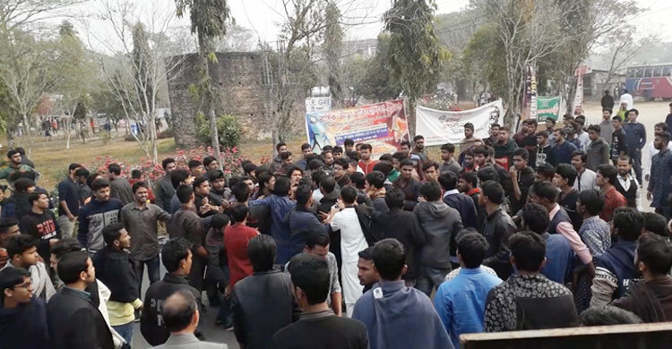 বঙ্গবন্ধুর প্রতিকৃতিতে ফুল দেয়া নিয়ে ছাত্রলীগের কাণ্ড