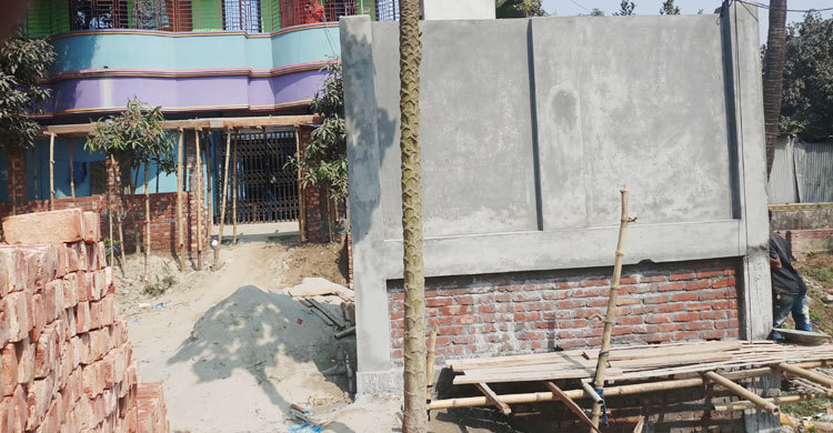 সলঙ্গায় সওজের জায়গায় পাকা ভবন নির্মাণ