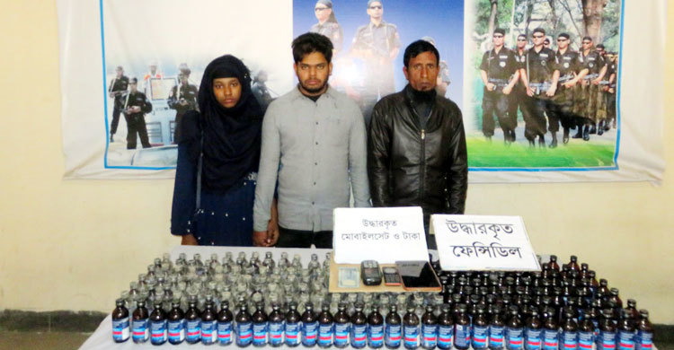 যাত্রীবাহী বাসে ফেনসিডিল, আটক ৩