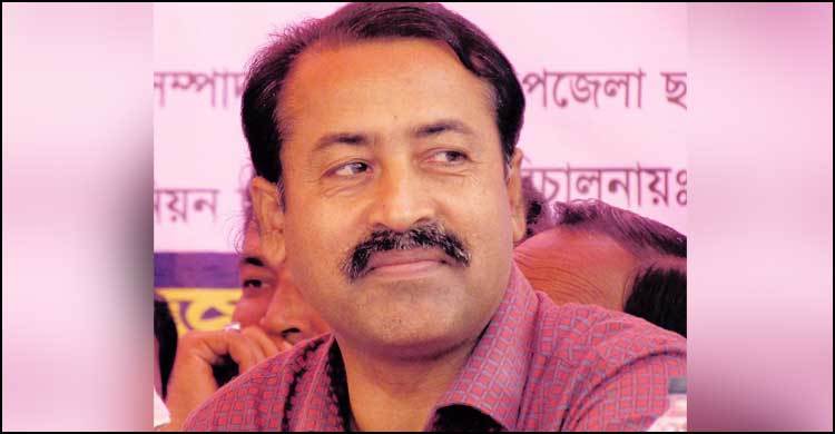 বিনা প্রতিদ্বন্দ্বিতায় চেয়ারম্যান হলেন কোটিপতি স্কুলশিক্ষক